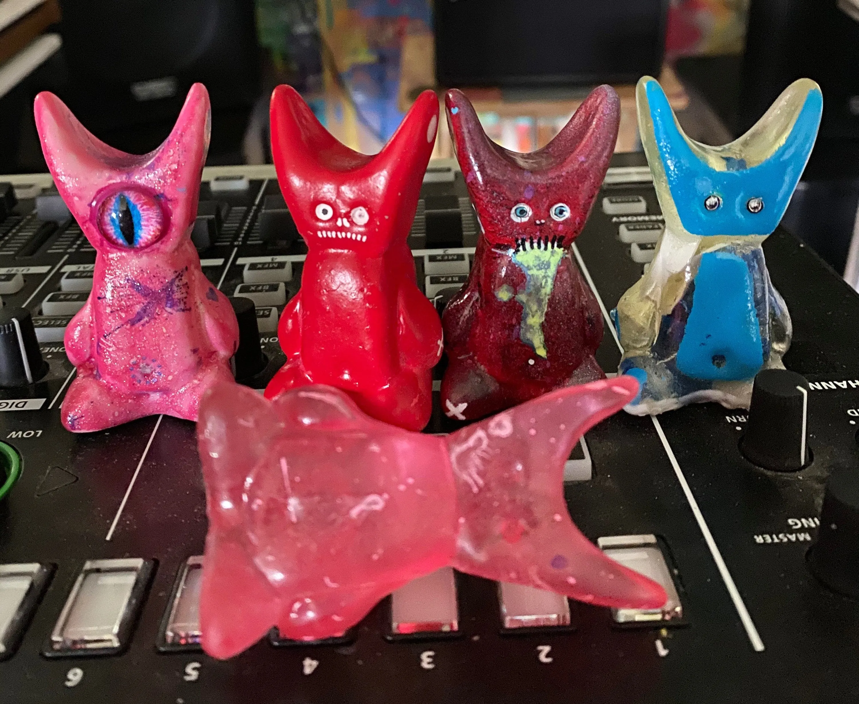 AEQEA Gunny Resin Art Toy Figure Customized Designs