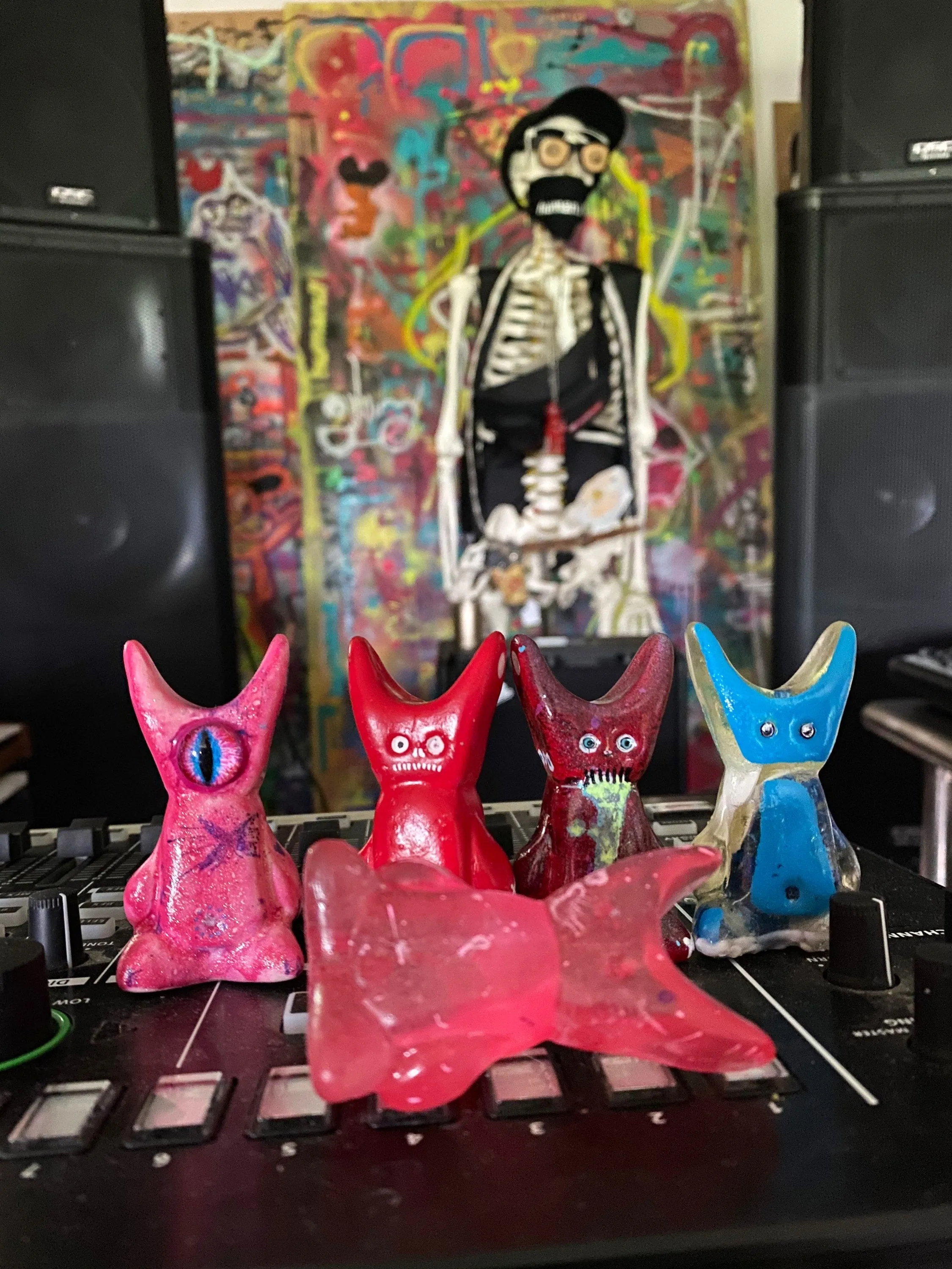 AEQEA Gunny Resin Art Toy Figure Customized Designs