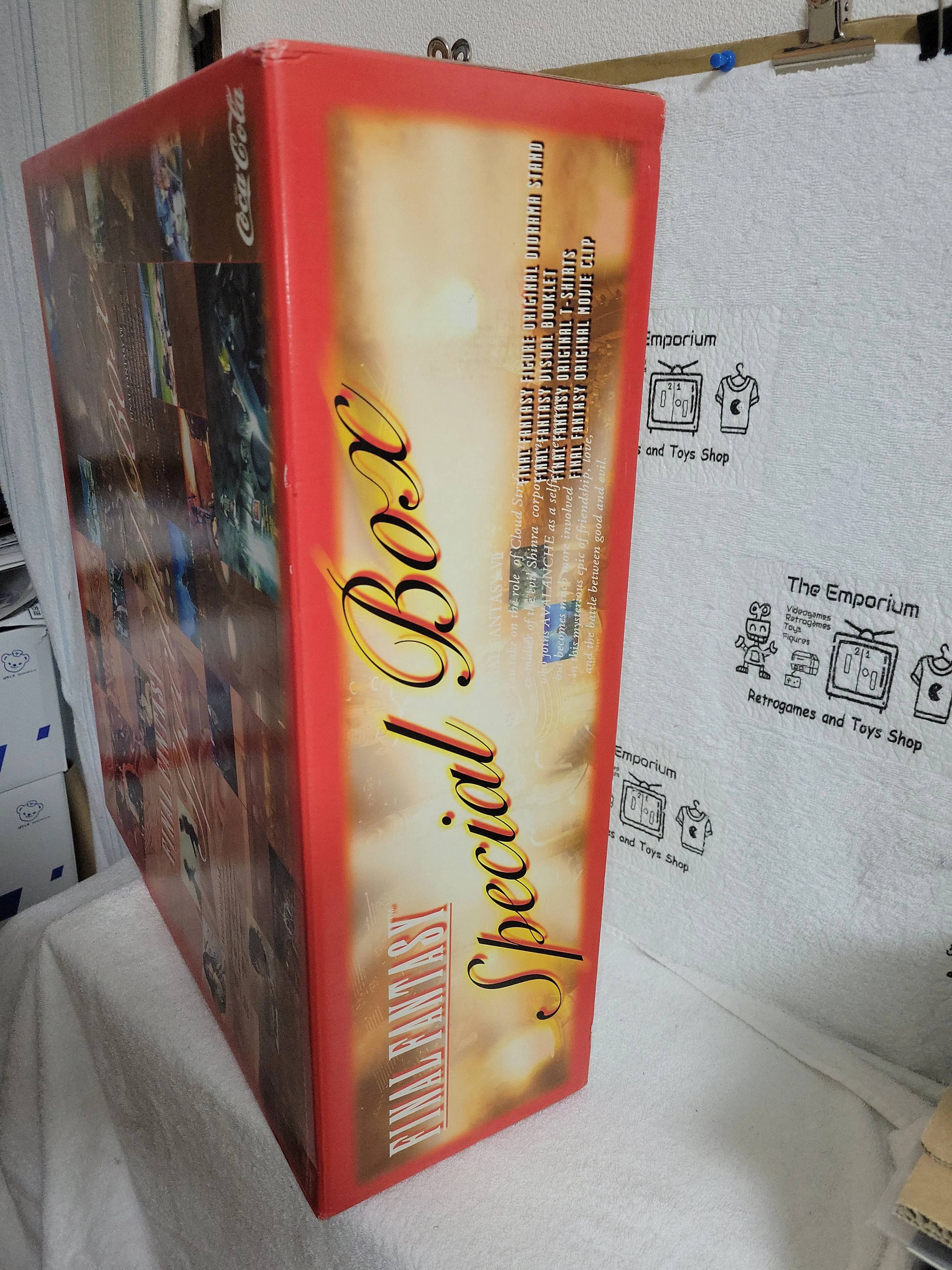 FINAL FANTASY CocaCola Limited Special Box 36 Figure Tshirt Movie Book