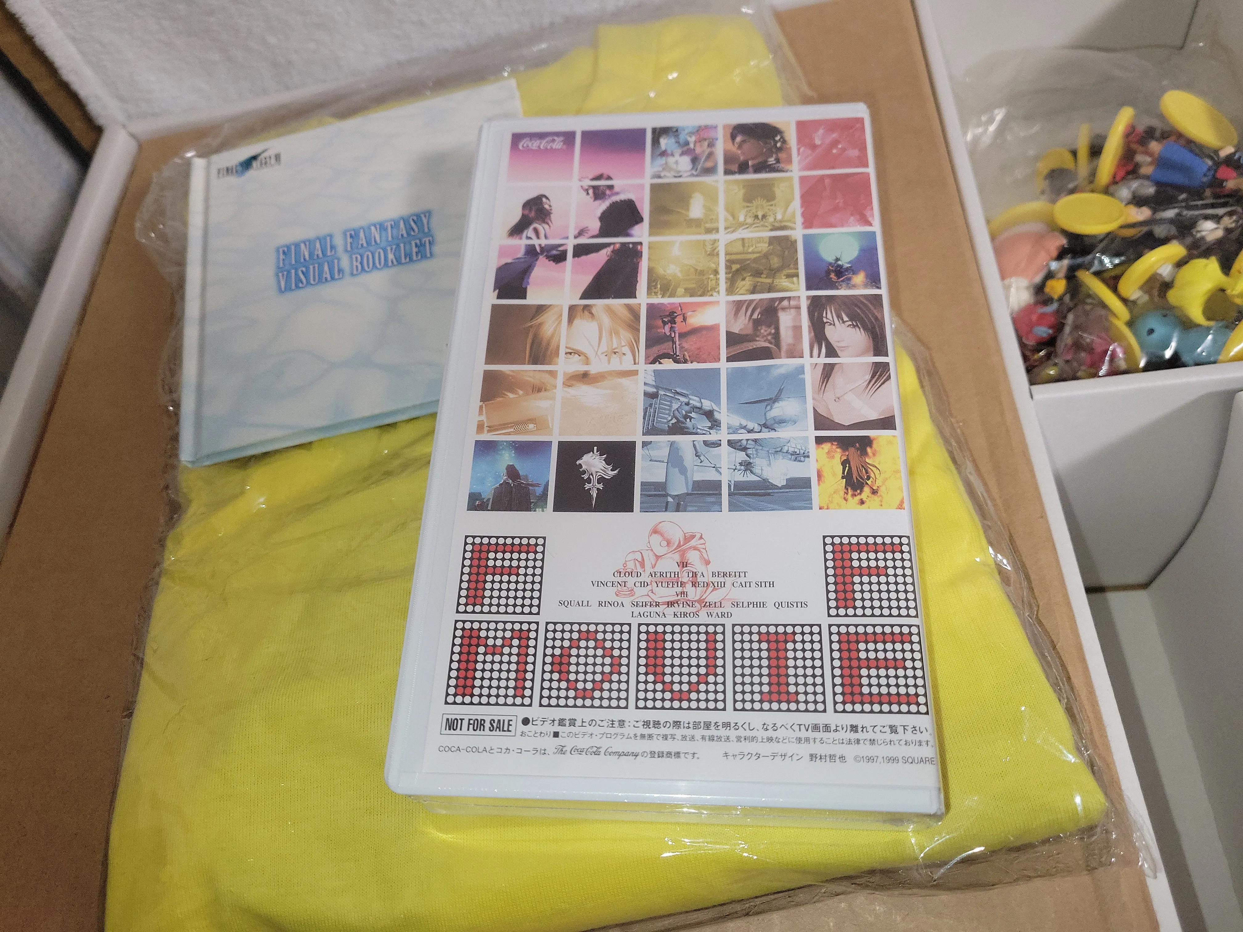 FINAL FANTASY CocaCola Limited Special Box 36 Figure Tshirt Movie Book