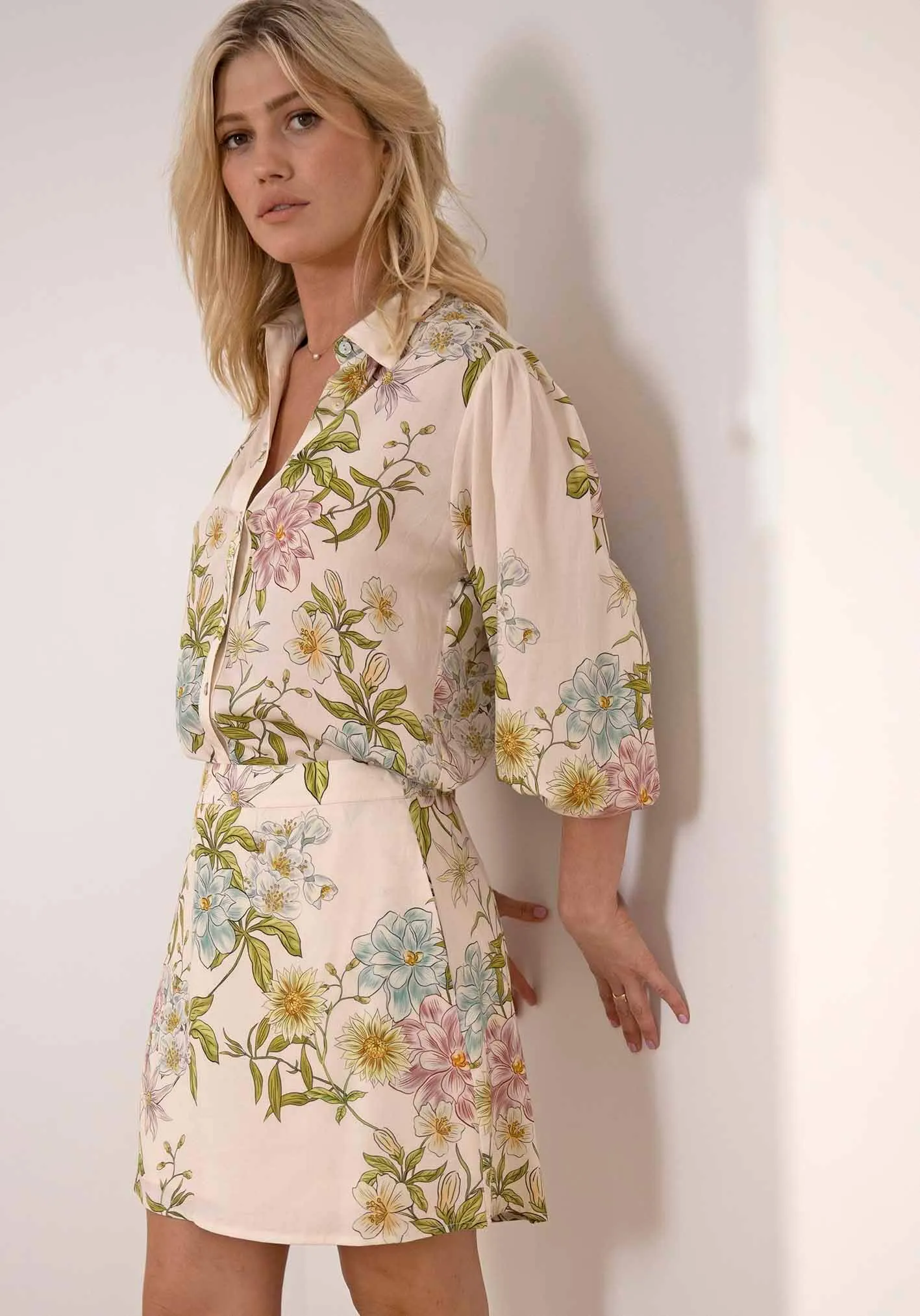 Momento Cream Blouse & Mini Skirt Set