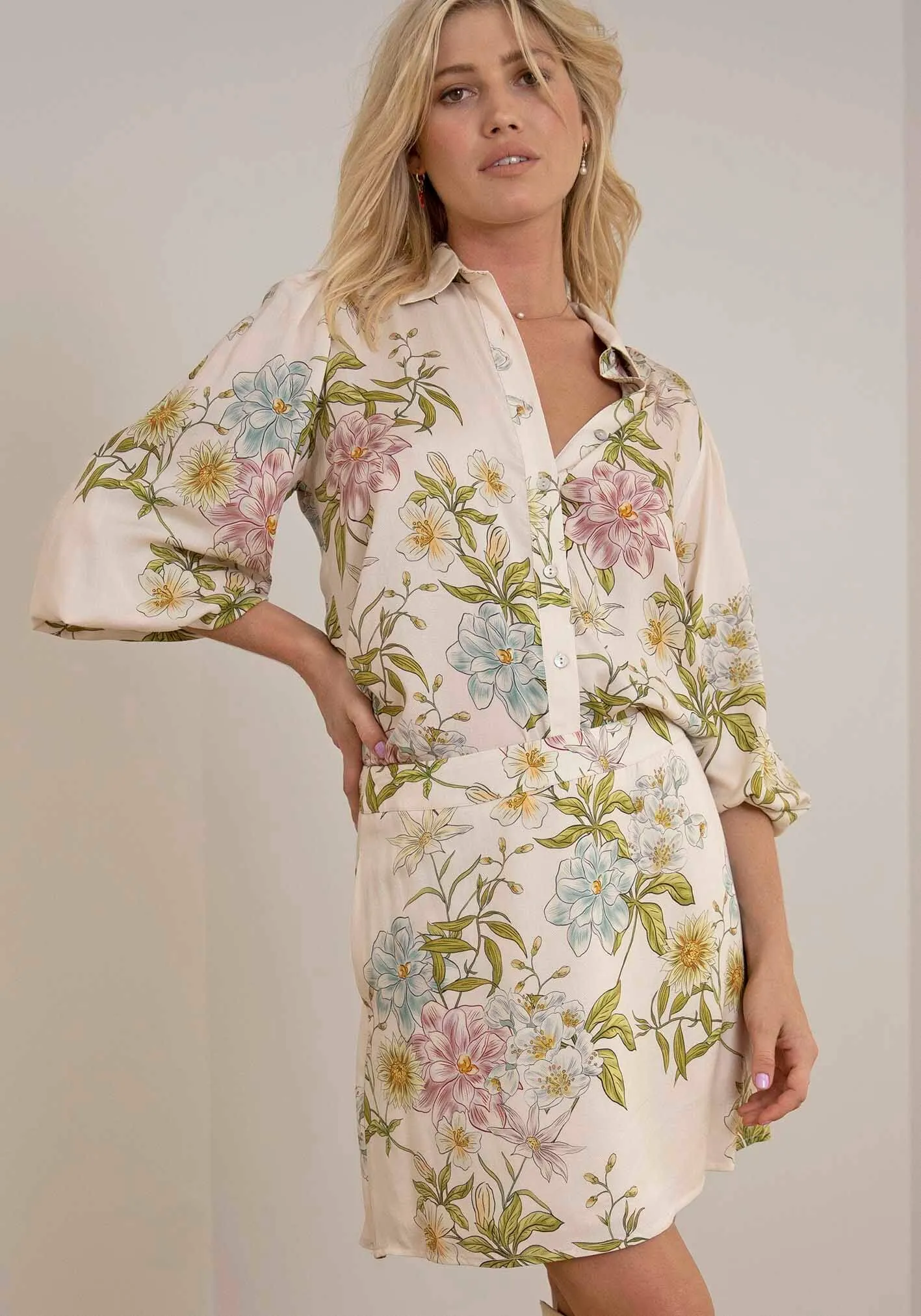 Momento Cream Blouse & Mini Skirt Set