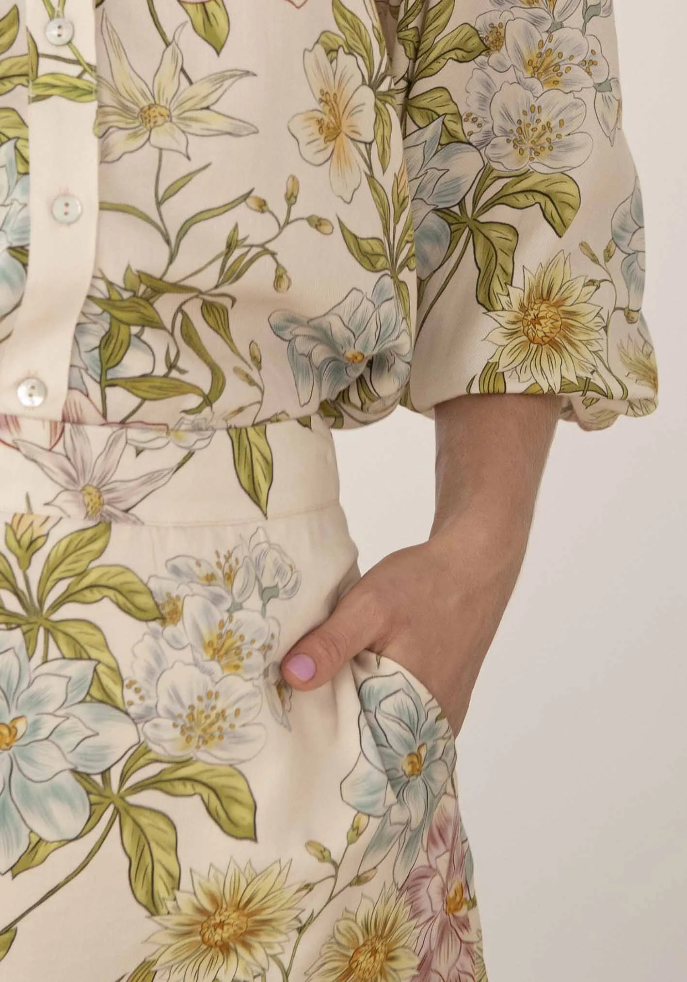 Momento Cream Floral Mini Skirt