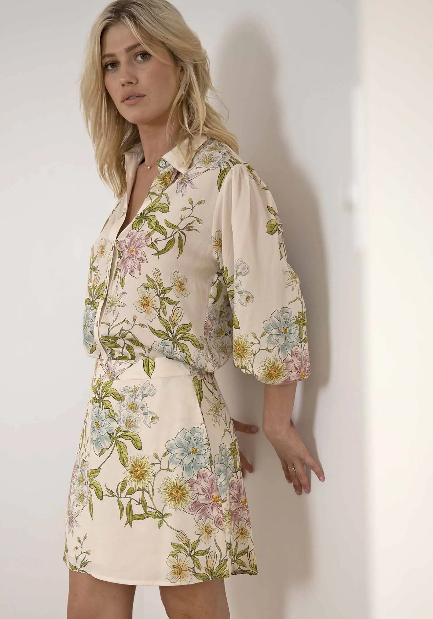 Momento Cream Floral Mini Skirt