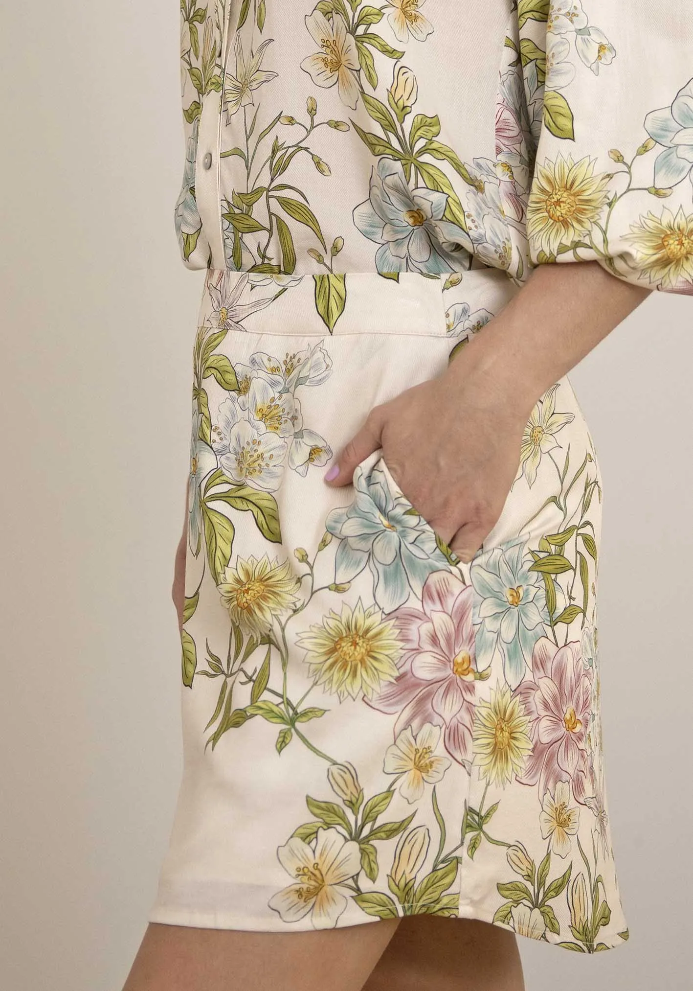 Momento Cream Floral Mini Skirt