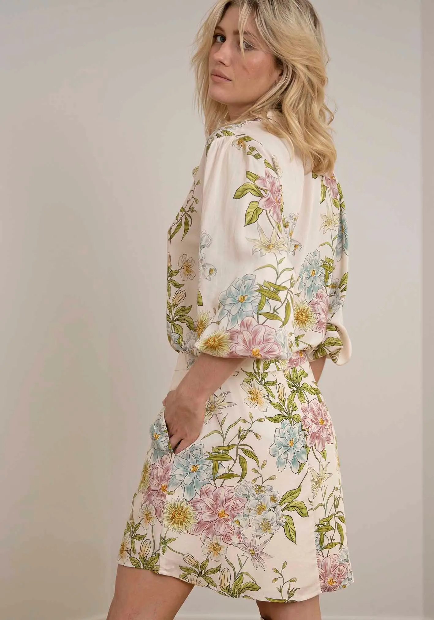 Momento Cream Floral Mini Skirt