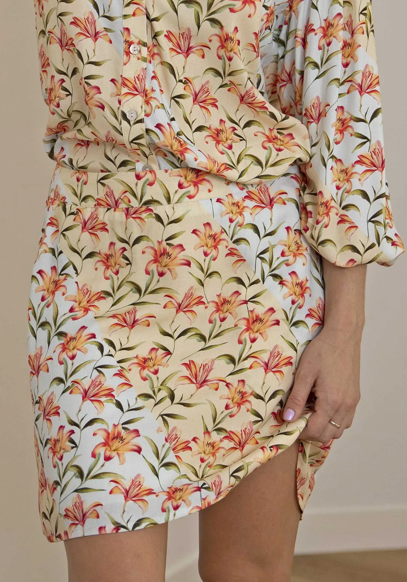 Waterlily Spliced Floral Mini Skirt   Blouse Set